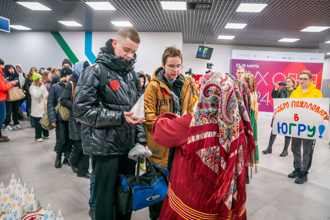 Добро пожаловать в Югру! Сургут и Ханты-Мансийск встретили детей из Белгорода