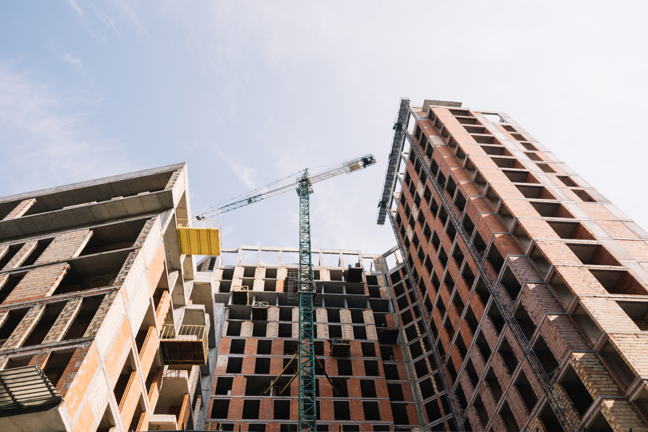 Не сбавляя темпов строительства: в Югре до конца года планируют ввести 1 000 000 квадратных метров жилья