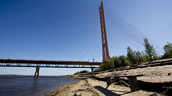 В середине апреля под Сургутом начнётся ремонт моста через Обь