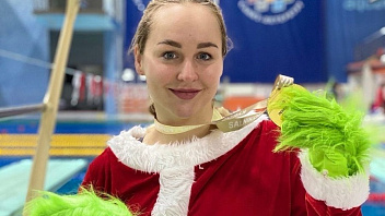 Югорчанка Анна Егорова победила на международных соревнованиях по плаванию