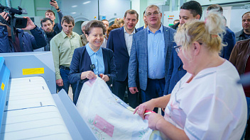 Губернатор Наталья Комарова оценила степень готовности новой больницы в Нижневартовске
