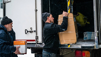 Югорчане отправили три грузовика с гуманитарной помощью на СВО