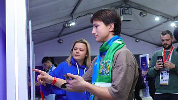 Югорчанин стал 100-тысячным посетителем экспозиции «Первые в России – стране возможностей» 