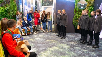 Выставочная программа Югры открыта в Международном аэропорту Всемирного фестиваля молодежи