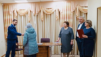 Прокурор побывал на новоселье в Сургутском районе