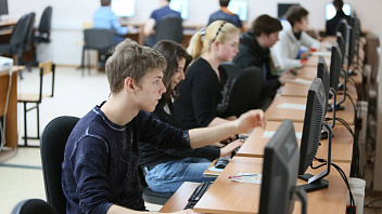 В Югре продолжается запись школьников на бесплатные курсы программирования
