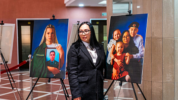 В Ханты-Мансийске открыли выставку «Жена героя»