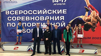 Борец из Сургутского района завоевал «серебро» на всероссийских соревнованиях