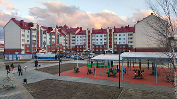 В Белоярском открыли многофункциональную дворовую площадку 