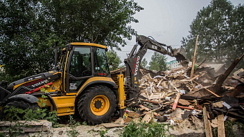 До конца года власти Сургута запланировали снести 42 аварийных дома