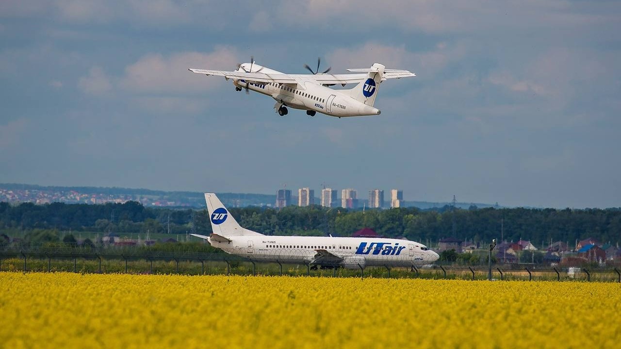 В Югре готовят коллективный иск к авиаперевозчику Utair 