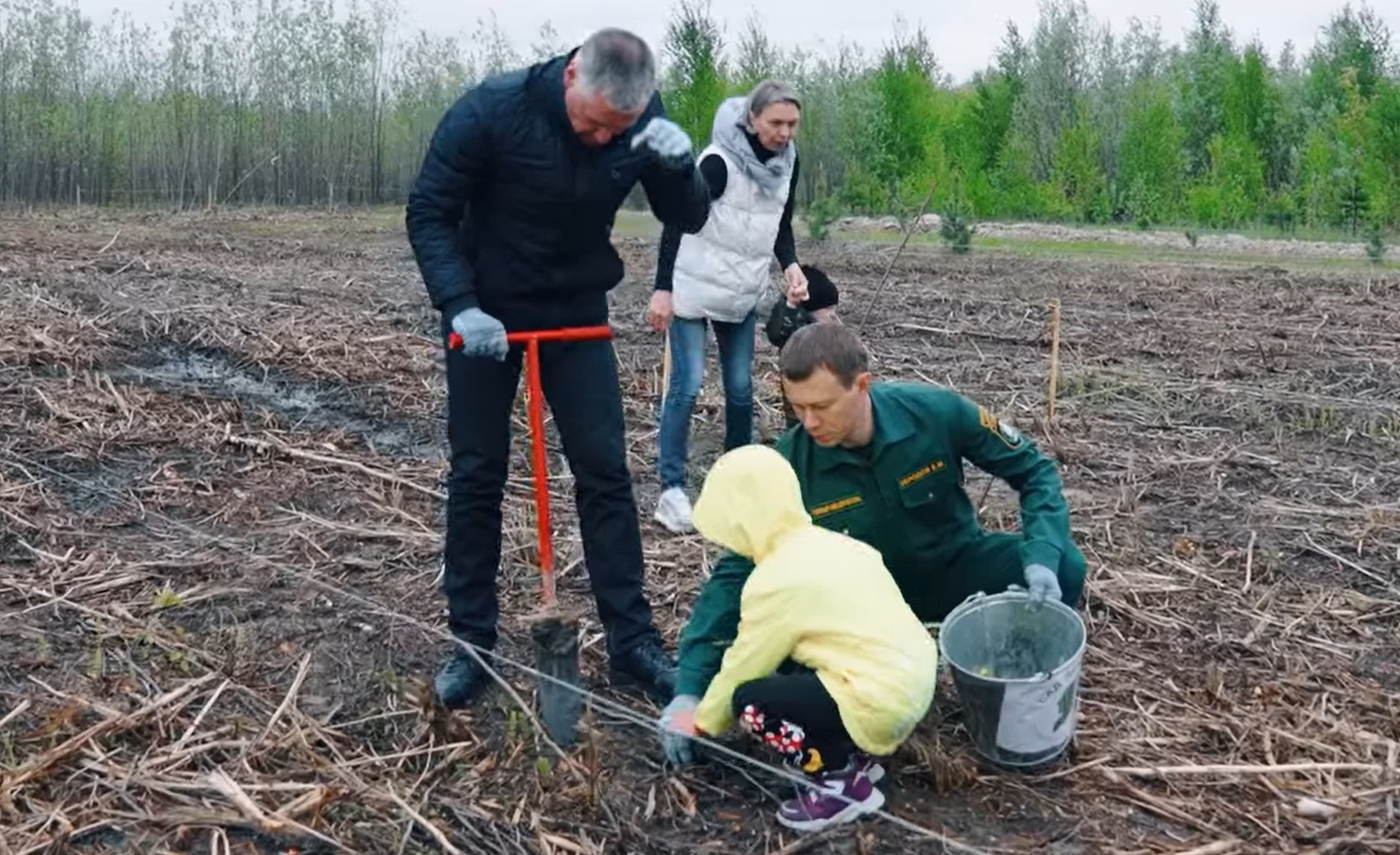 Рядом с Ханты-Мансийском заложили «Сад памяти» с 1800 деревьями
