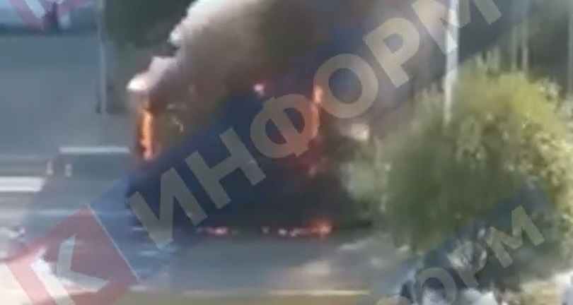 В Сургуте загорелась и взорвалась машина дорожников 