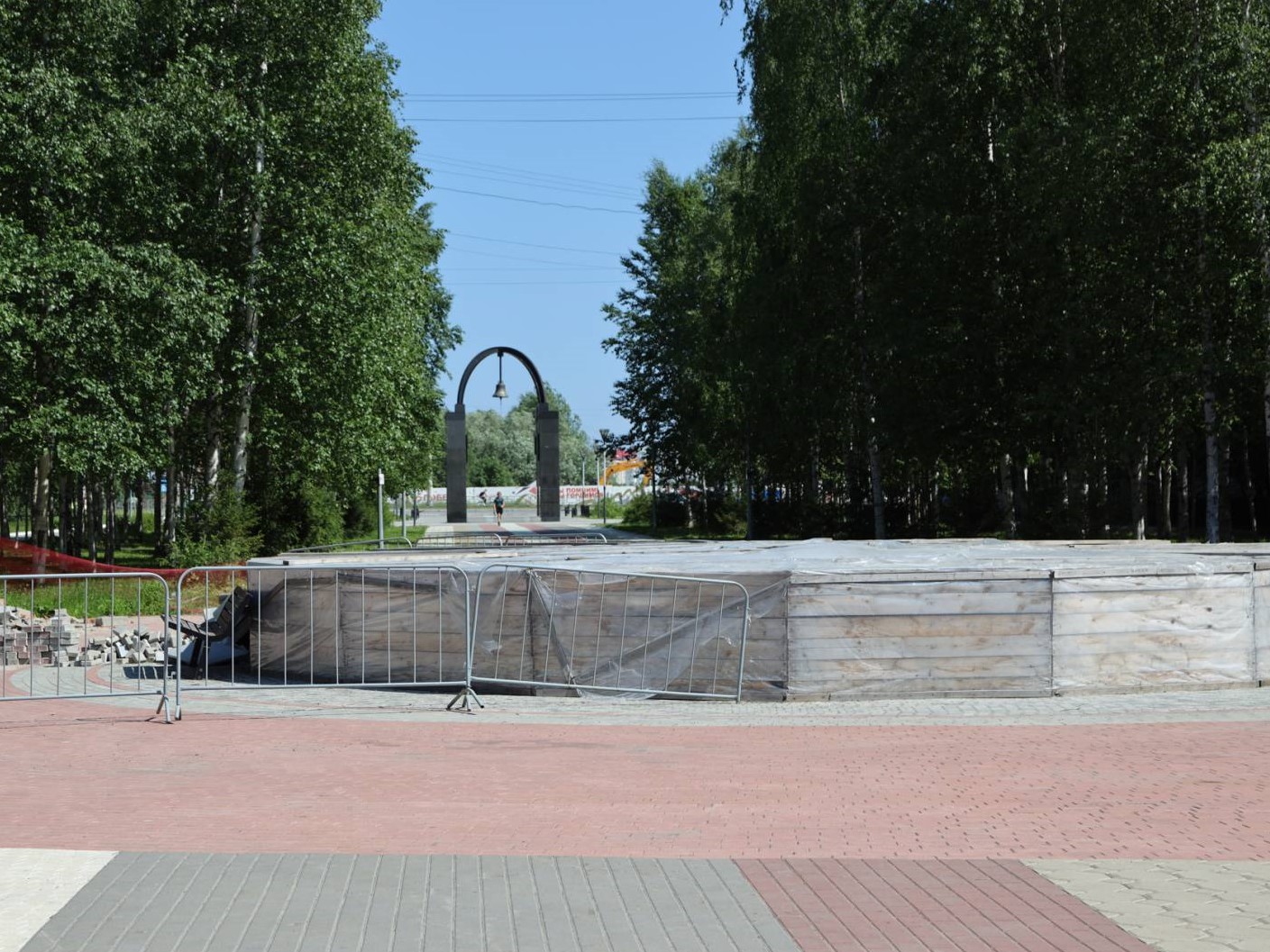 Фонтан на Комсомольском бульваре Нижневартовска обещают запустить до середины июля