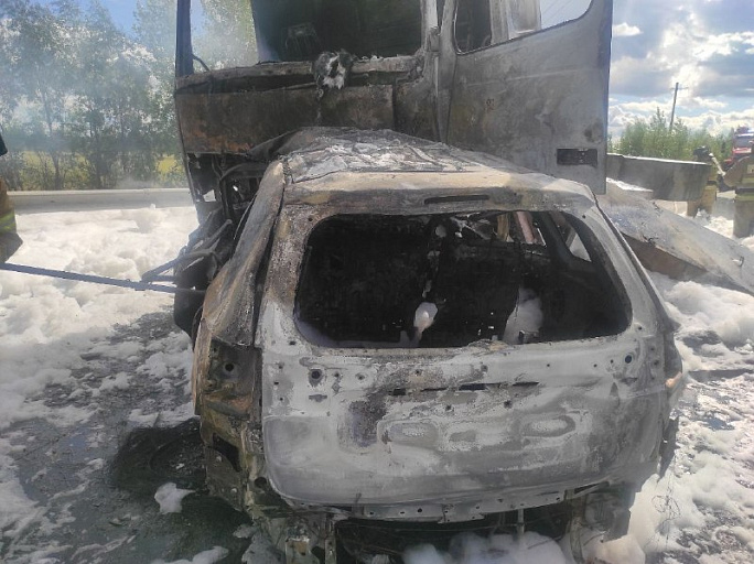 Пара из Нефтеюганска заживо сгорела в автомобиле при ДТП 