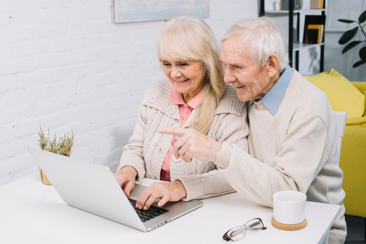 В Югре расширяется список электронных услуг для пенсионеров