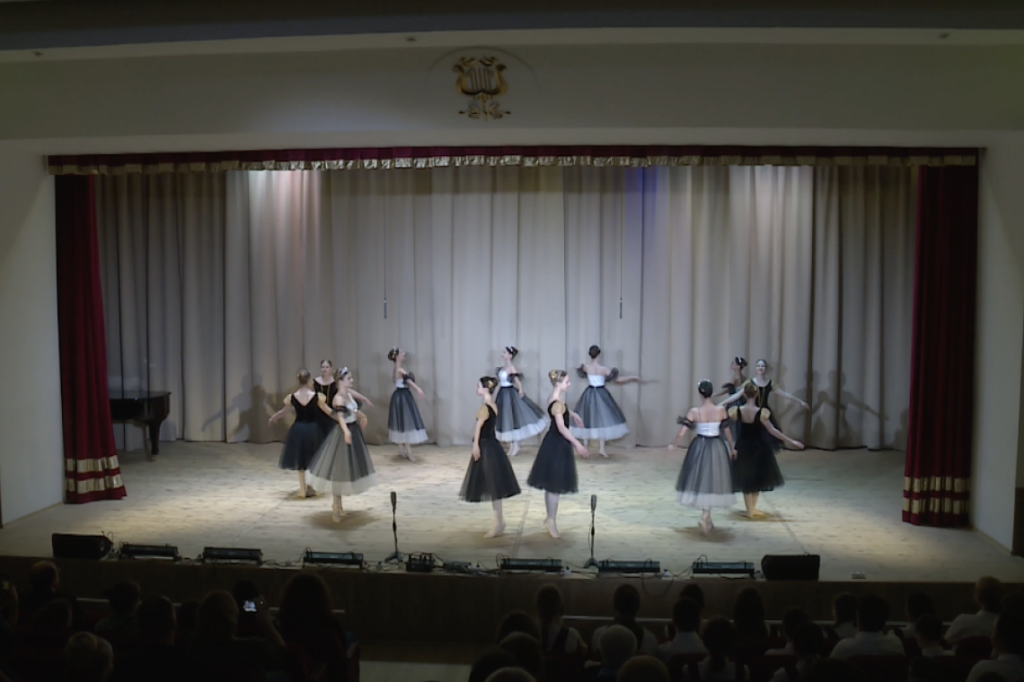 В Нижневартовске на музыкальный конкурс съехались 130 коллективов