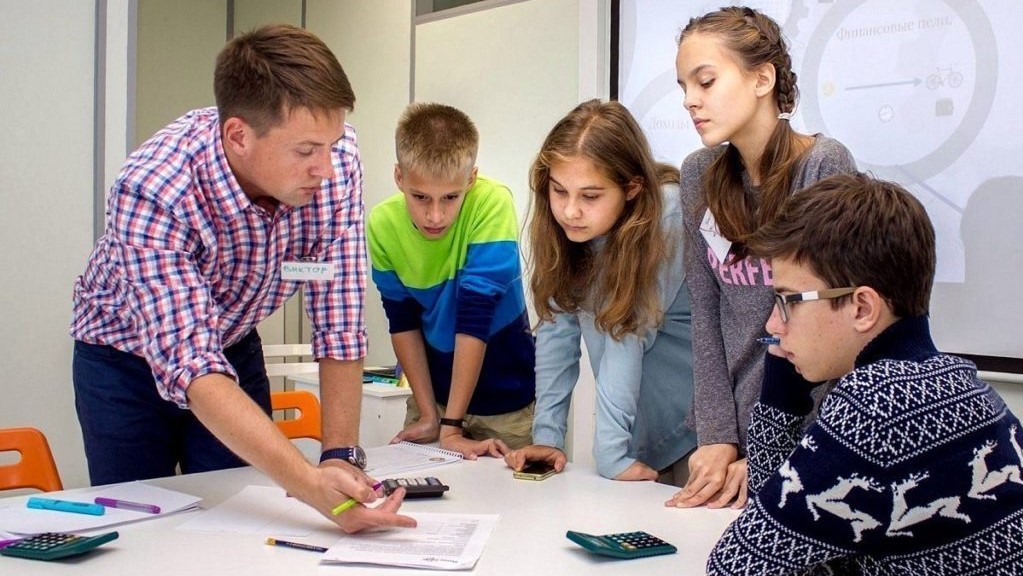 Школьников и студентов Югры будут учить предпринимательству 