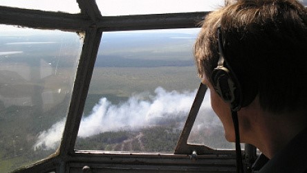 18 лесных пожаров тушат в Югре