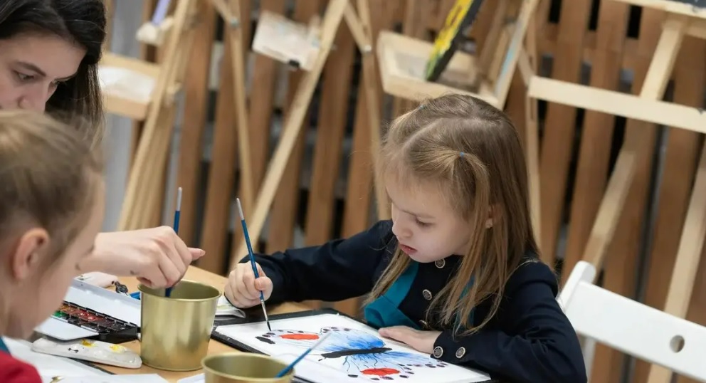 В Нижневартовске пройдут 28 мастер-классов по рисованию от московской студии