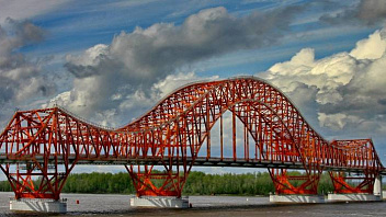 Мост Ханты-Мансийска снова вошел в топ-10 самых красивых мостов России