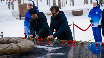 Гости Югры из Индии и Ирана приняли участие в акции памяти жертв теракта