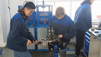 Старшеклассники Ханты-Мансийска могут получить профессию в специальной школе