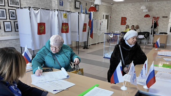 В Нижневартовске избирательный участок получил имя писательницы Анисимковой