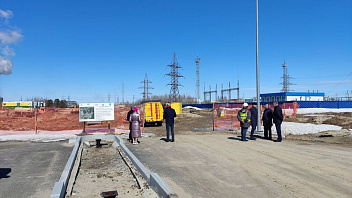Мэр Нижневартовска проинспектировал ход строительства дороги-дублёра в новых микрорайонах