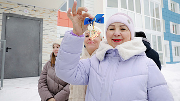 В Сургутском районе ключи от новых квартир получили жители аварийных домов