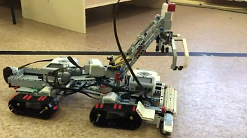 Робот-уборщик, разработанный детьми в Когалыме, стал первым на международном конкурсе робототехники