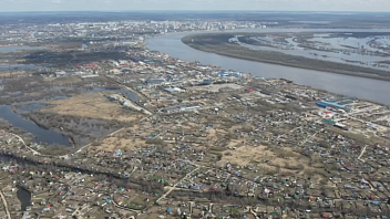 Многодетную семью эвакуировали из-за паводка в Нижневартовске