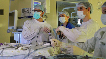 Онкологи и кардиохирурги Ханты-Мансийска провели одномоментную операцию, чтобы спасти пациентку