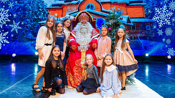 Югорск впервые посетил Дед Мороз из Великого Устюга