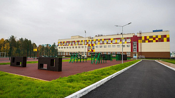 В новую школу Сургута в 42 микрорайоне набралось первоклашек на 15 классов
