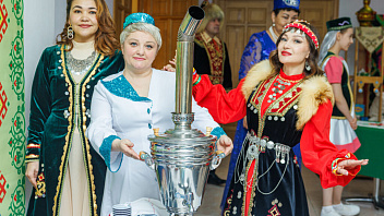 Урай окунулся в мир татаро-башкирской культуры на Марафоне семейных традиций