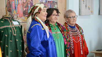 Старожилы ремёсел в Берёзовском районе передали знания начинающим мастерам